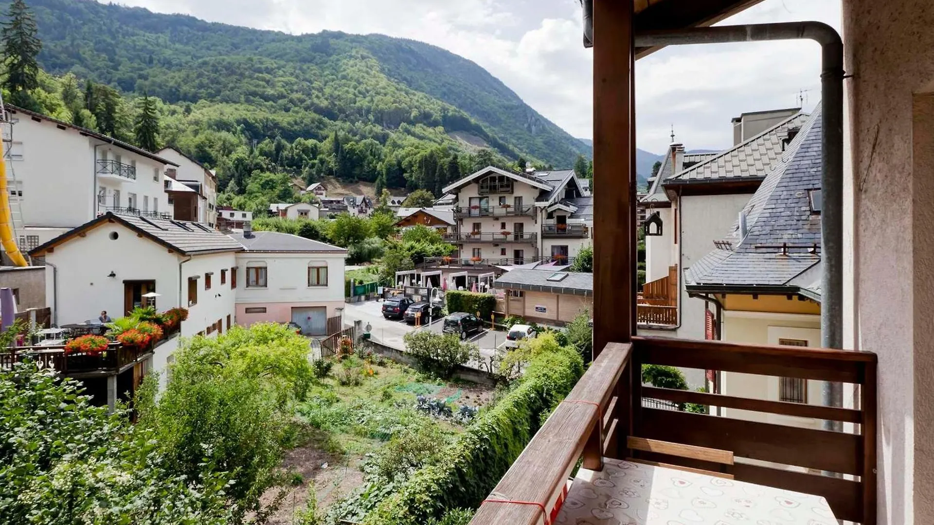 Duplex Cosy 2 Chambres Avec Balcon, Parking Et Wifi - Fr-1-512-236 Brides-les-Bains Apartment